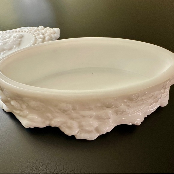 FOSTORIA, JENNY LIND, PRESSED, MILK GLASS, CAMEO, PIN BOX WITH LID. - Picture 9 of 14